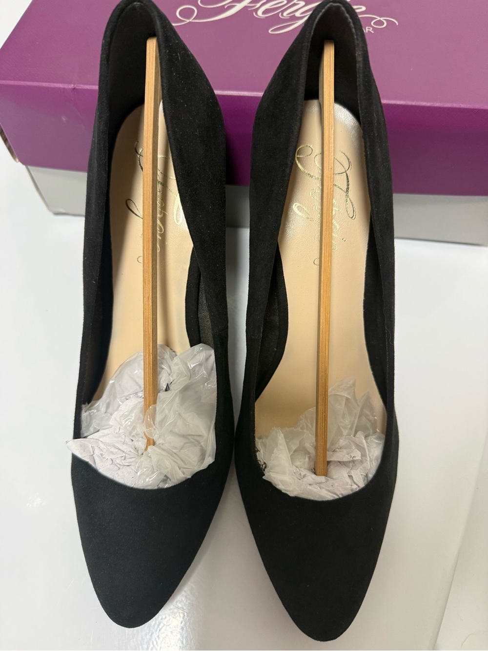 Fergie Sydney Black Suede Block Heel Pumps 8.5 - Picture 3 of 7